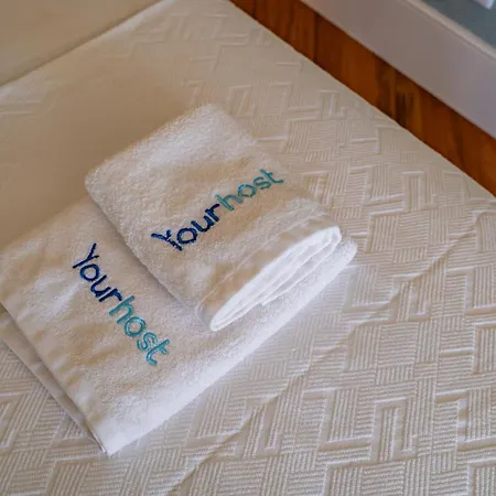 Intimate Downtown With Terrace - D Apartman