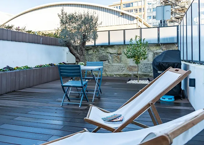 Intimate Downtown With Terrace - D Porto