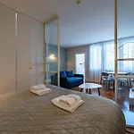 Intimate Downtown With Terrace - D