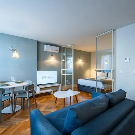 Intimate Downtown With Terrace - D Porto