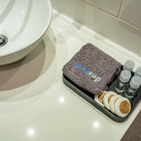 Intimate Downtown With Terrace - D * Porto