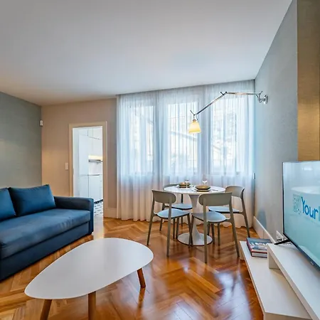 Intimate Downtown With Terrace - D Apartamento *