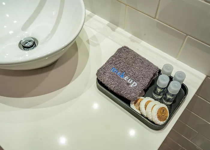 Intimate Downtown With Terrace - D * Oporto